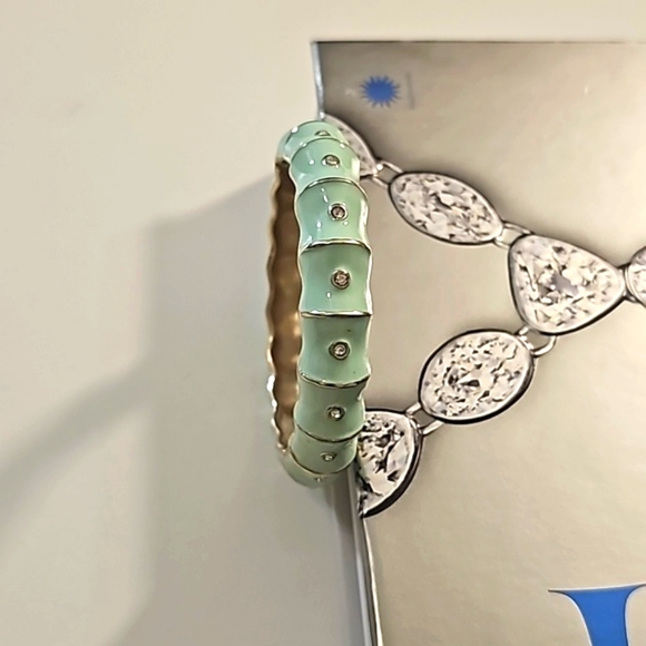 Vintage Gold Tone Enamel & Rhinestone Cuff Clamper Bracelet. - Picture 4 of 8